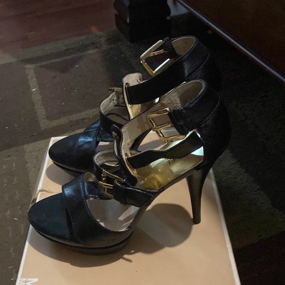 Brand new Michael Kors platform sandals - Picture 2 of 5
